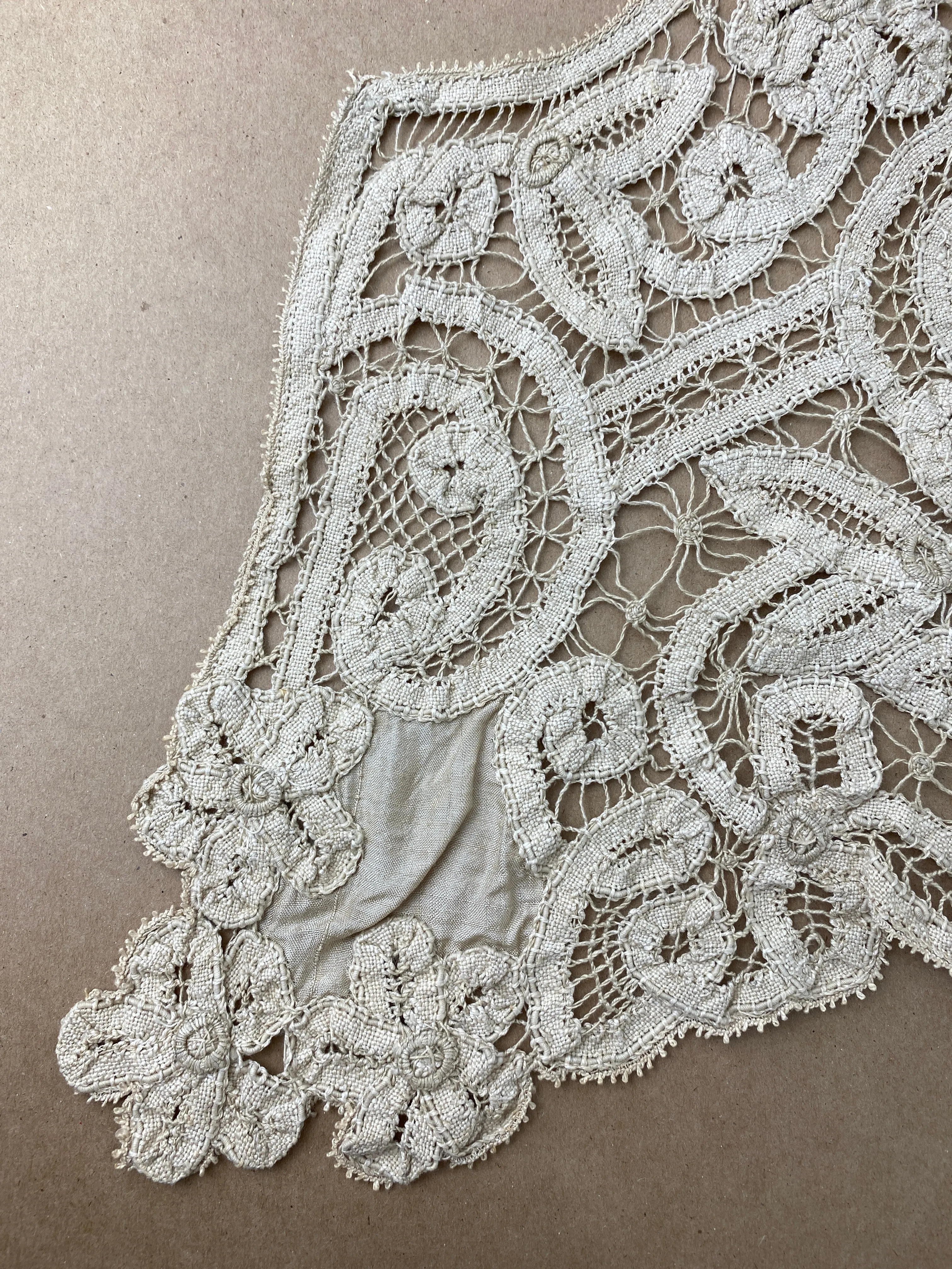 Antique Edwardian Beige Handwork Tape Lace Collar