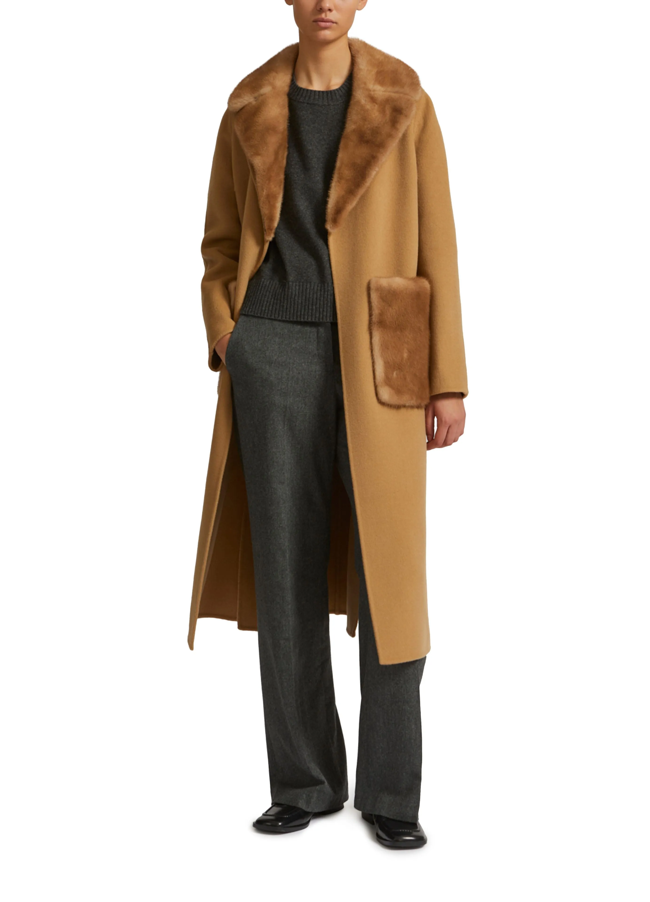 Belted coat in cashmere wool with mink fur collar and over-pockets