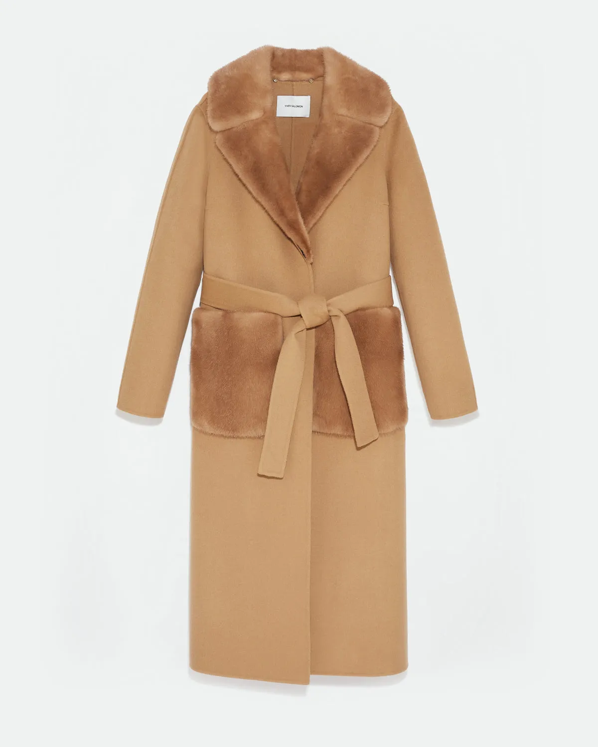 Belted coat in cashmere wool with mink fur collar and over-pockets