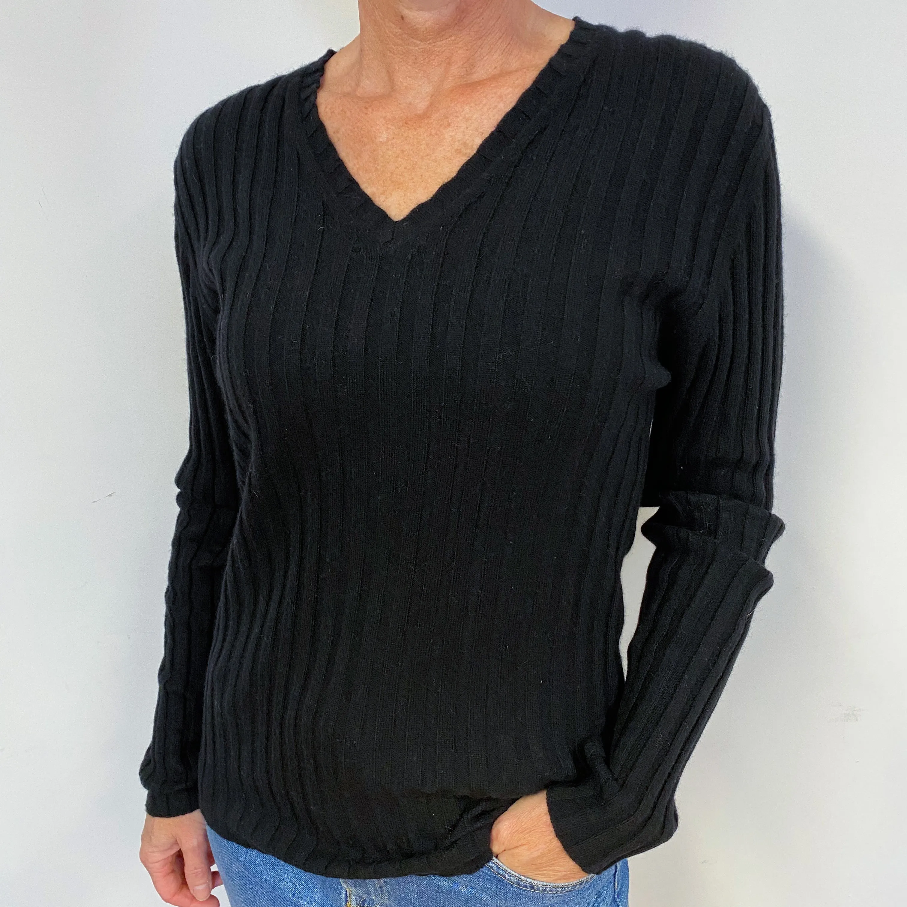 Black Ribbed Cashmere V-Neck Jumper