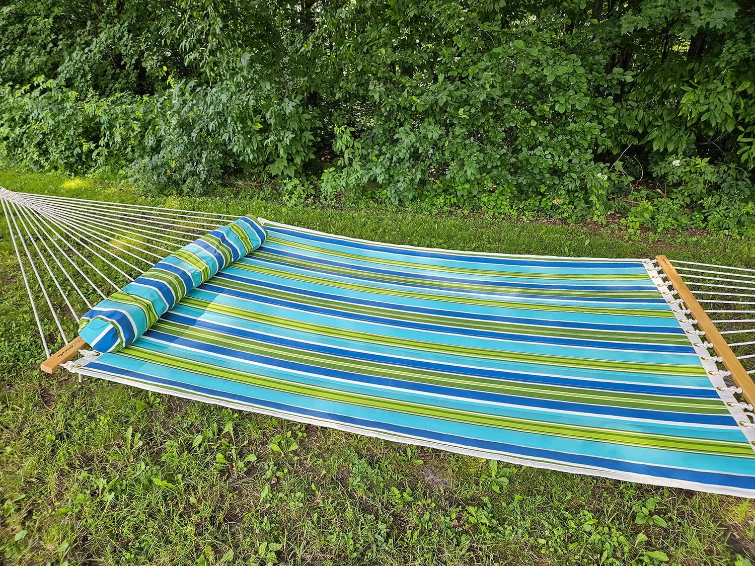 Deluxe Quilted Hammock with 3-Beam Stand