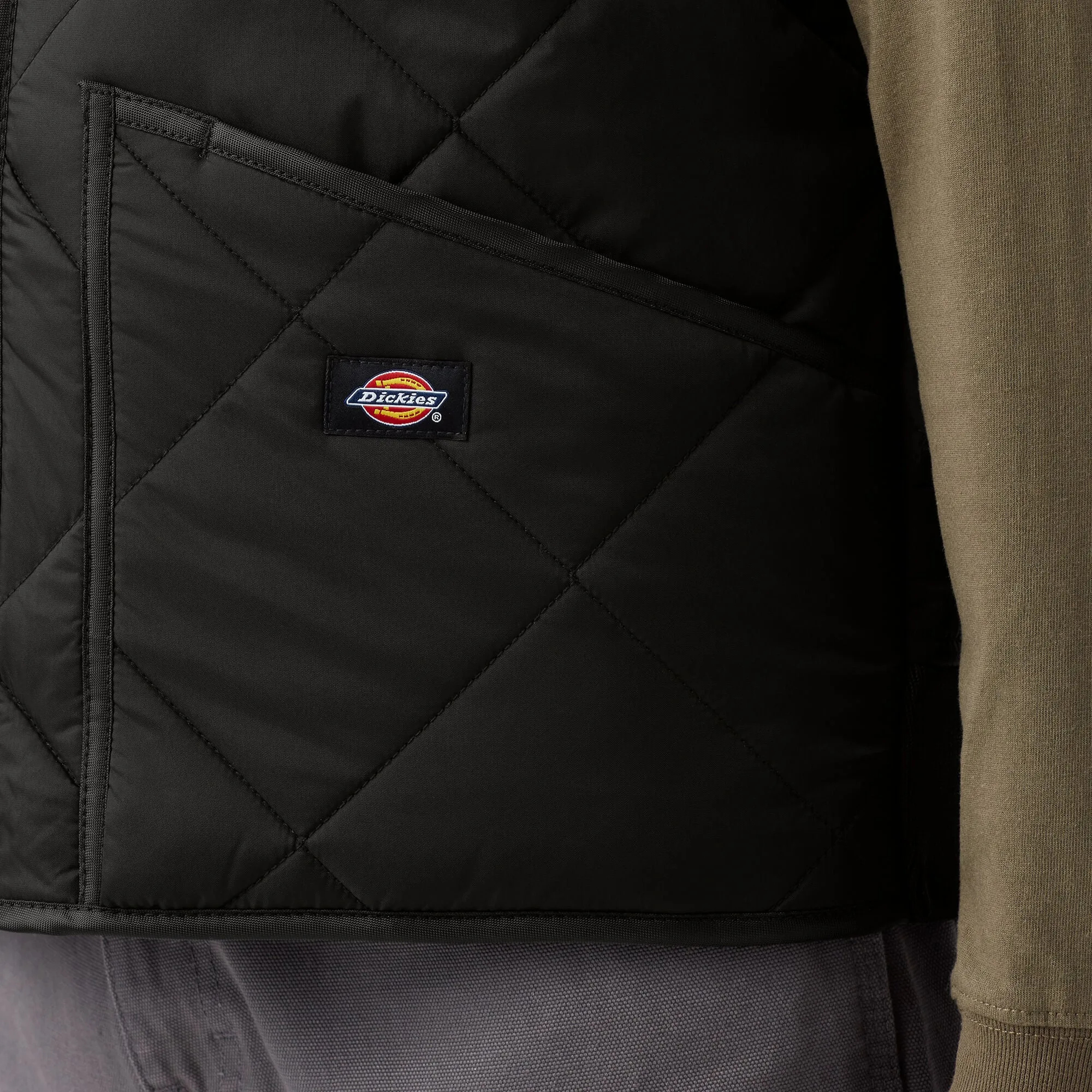 Dickies Men's Diamond Quilted Vest Black TE242BK