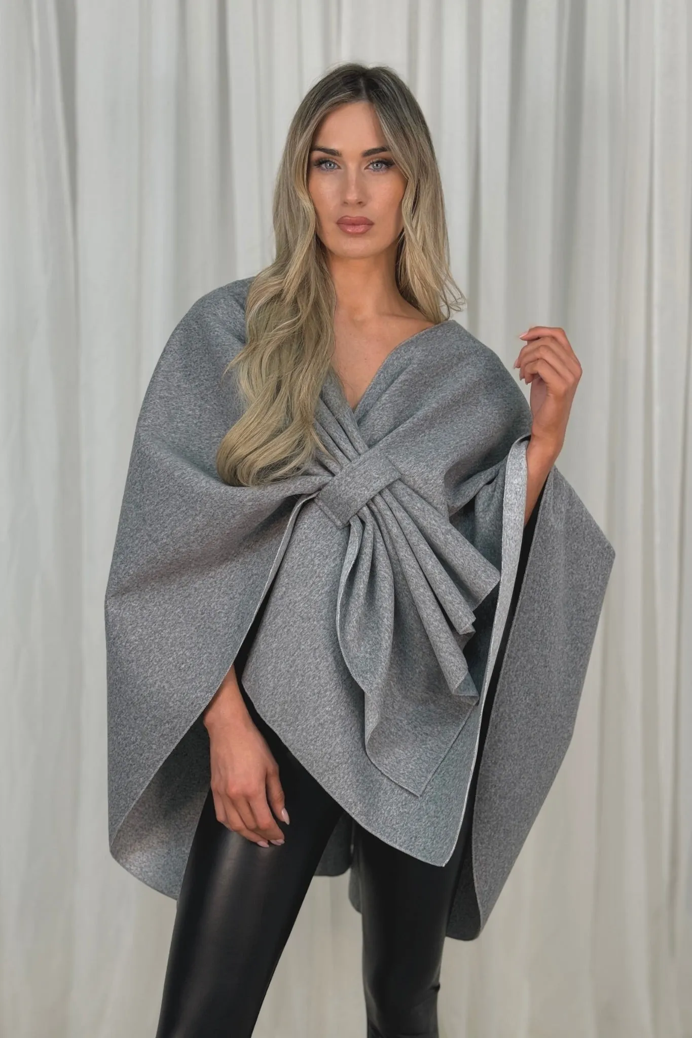 Jayme Bow Style Cape In Grey