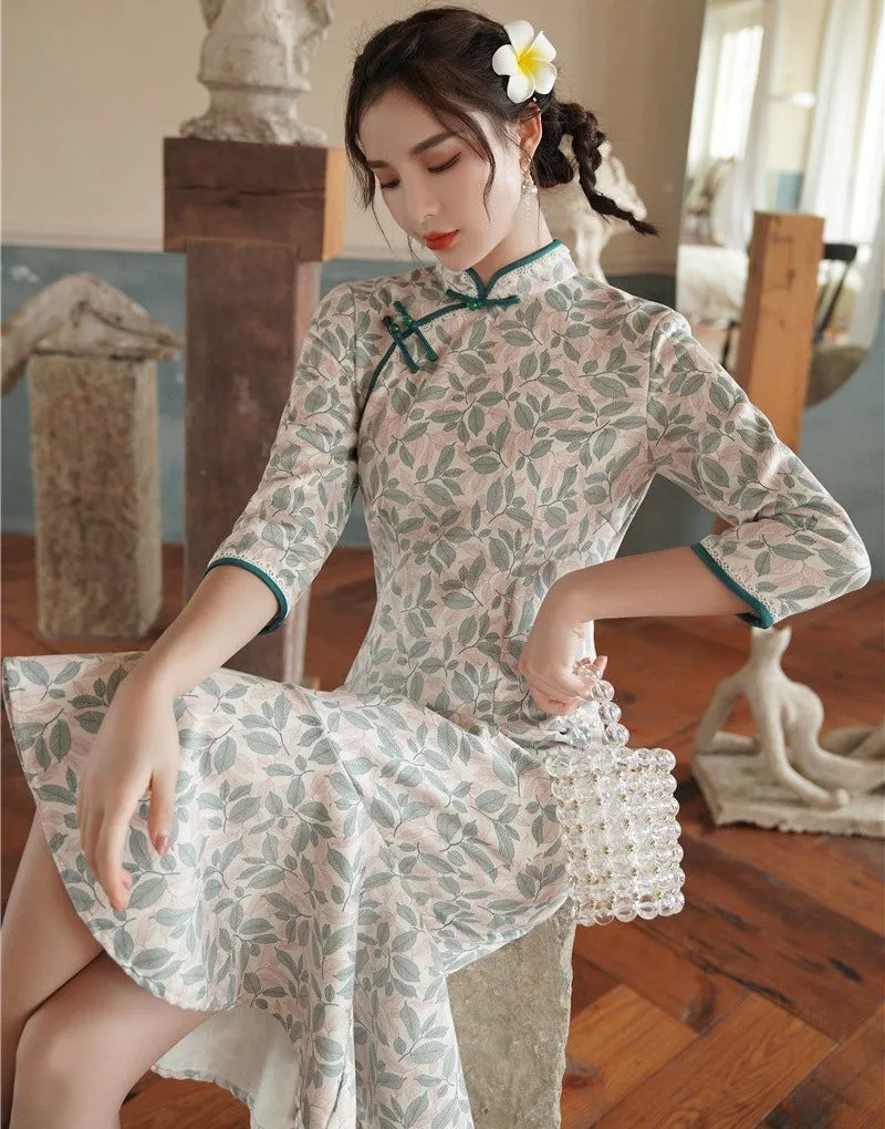 Leaves Pattern Modern Cheongsam Chinese Dress with Pleated Skirt