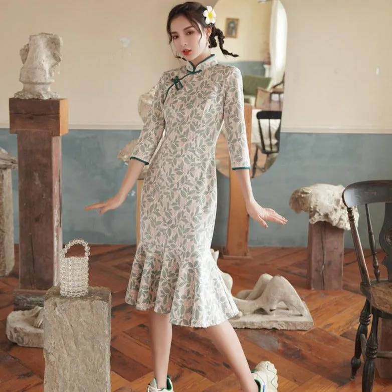 Leaves Pattern Modern Cheongsam Chinese Dress with Pleated Skirt