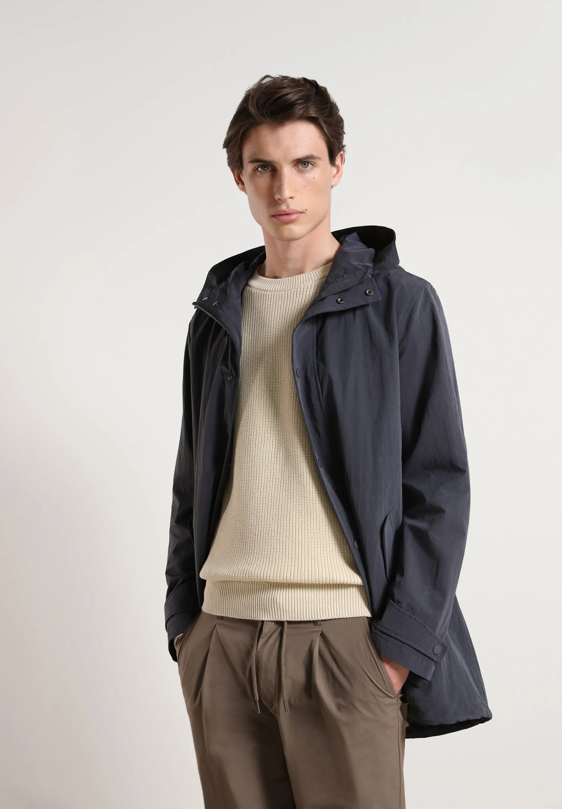 LIGHTWEIGHT HOODED PARKA