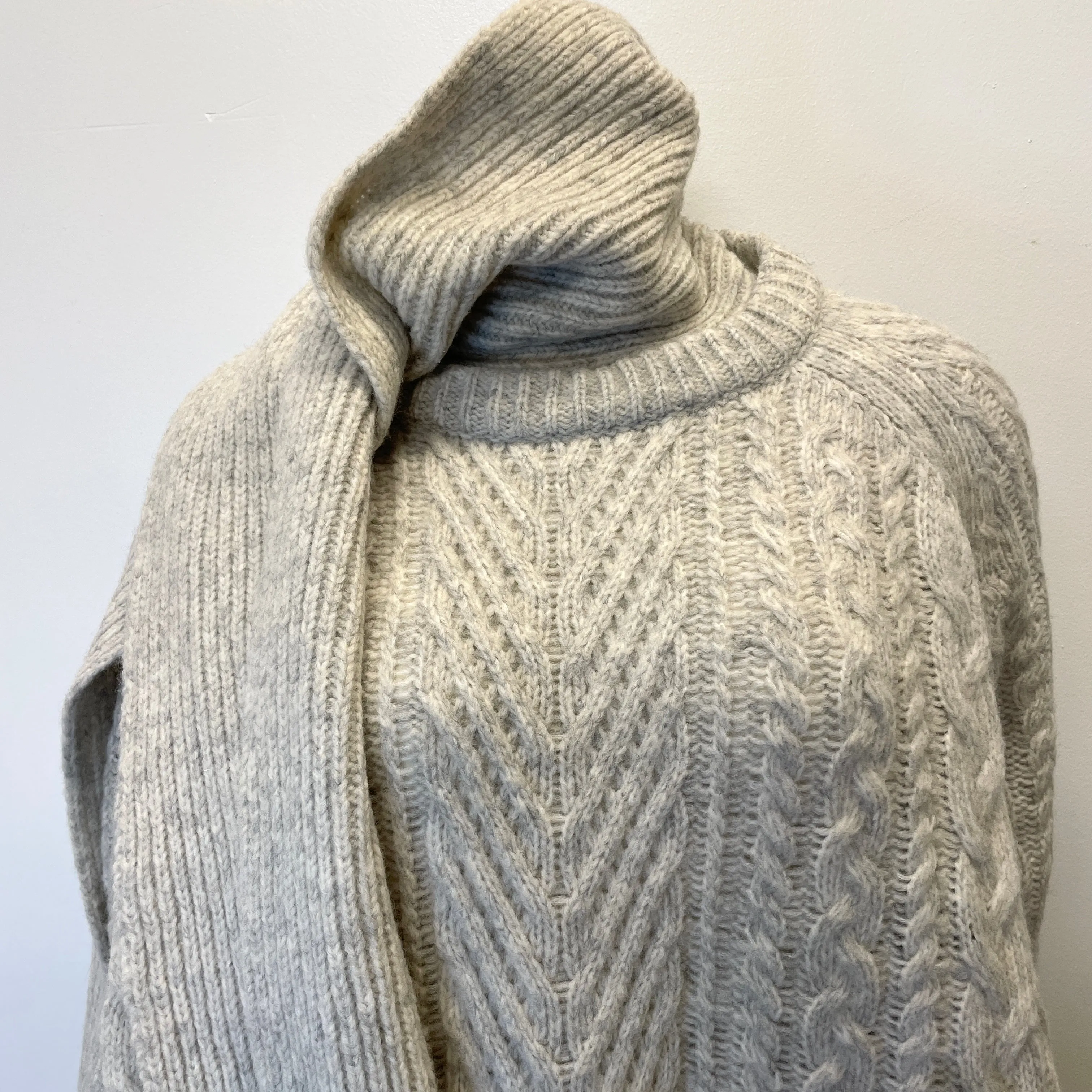 Marc by Marc Jacobs Vintage Designer Chunky Cable Knit Sweater with Detachable Scarf Size Large