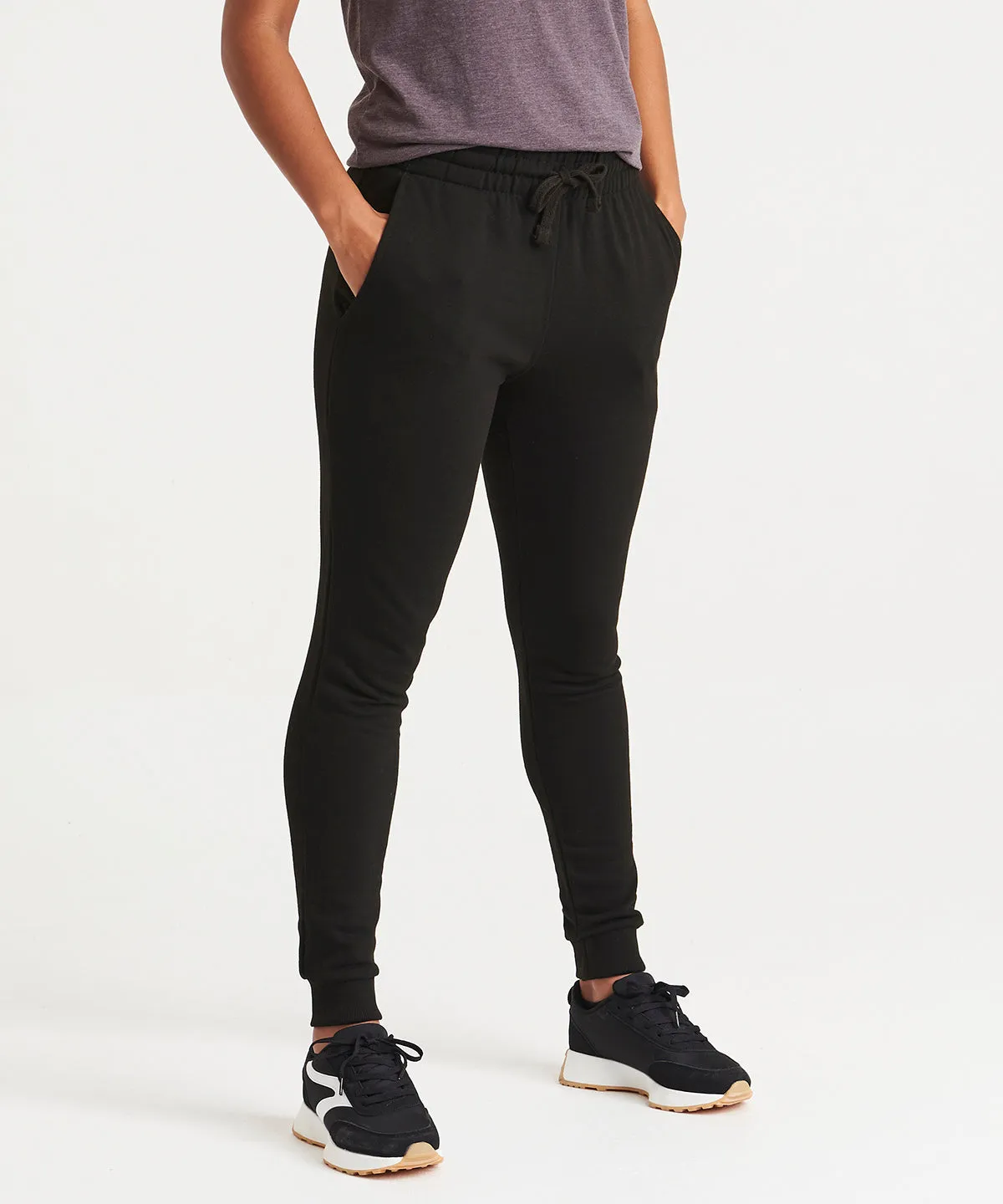 Tapered track pants | Jet Black