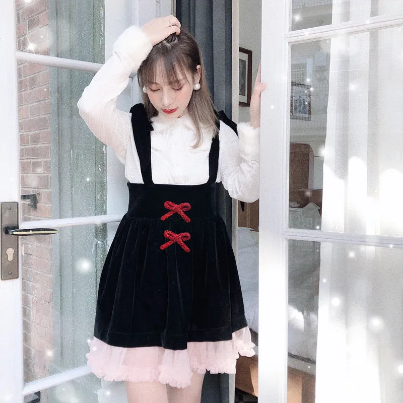 The girl with angel aroma velvet dress